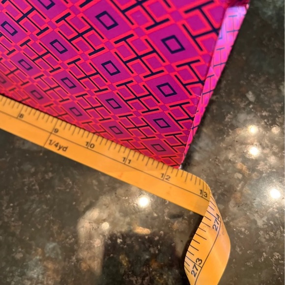 Tory Burch Pink Gift Bag - Picture 5 of 7